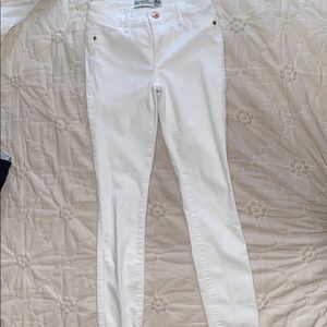 ✨White Abercrombie Jean Leggings✨